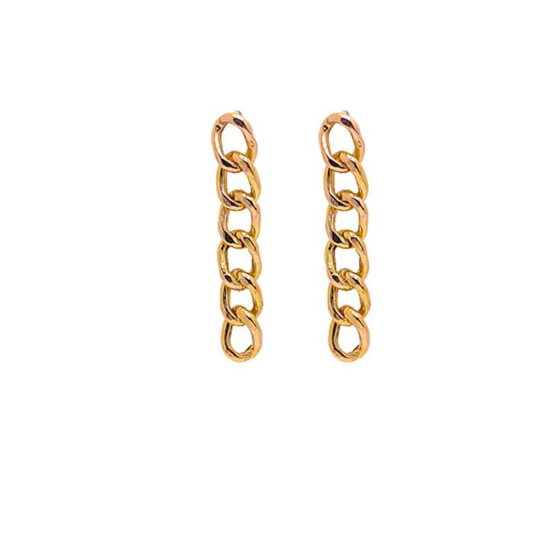 گوشواره طلا 18عیار طرح کارتیه ساده گوشواره طلا 18عیار طرح کارتیه ساده