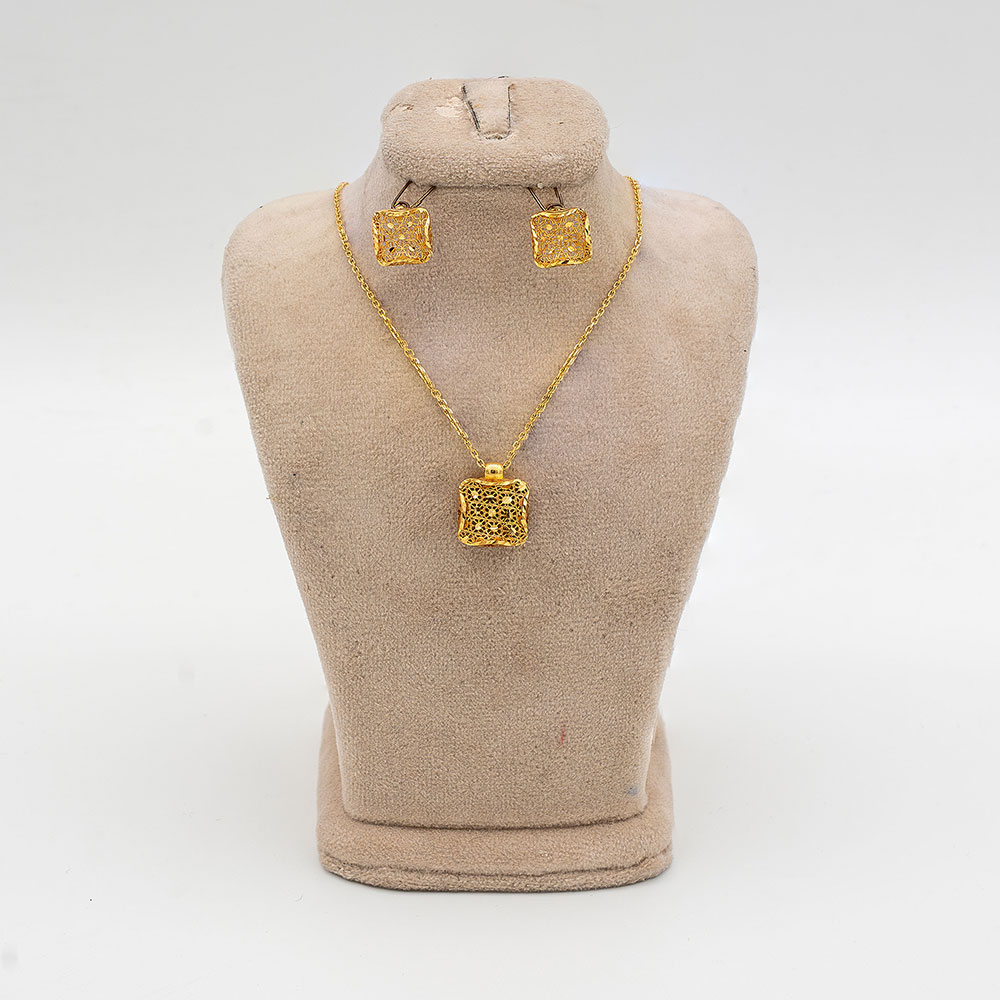 نیم ست طلا 18 عیار گالری طلا عرفان  مدل ایشا کد 2306