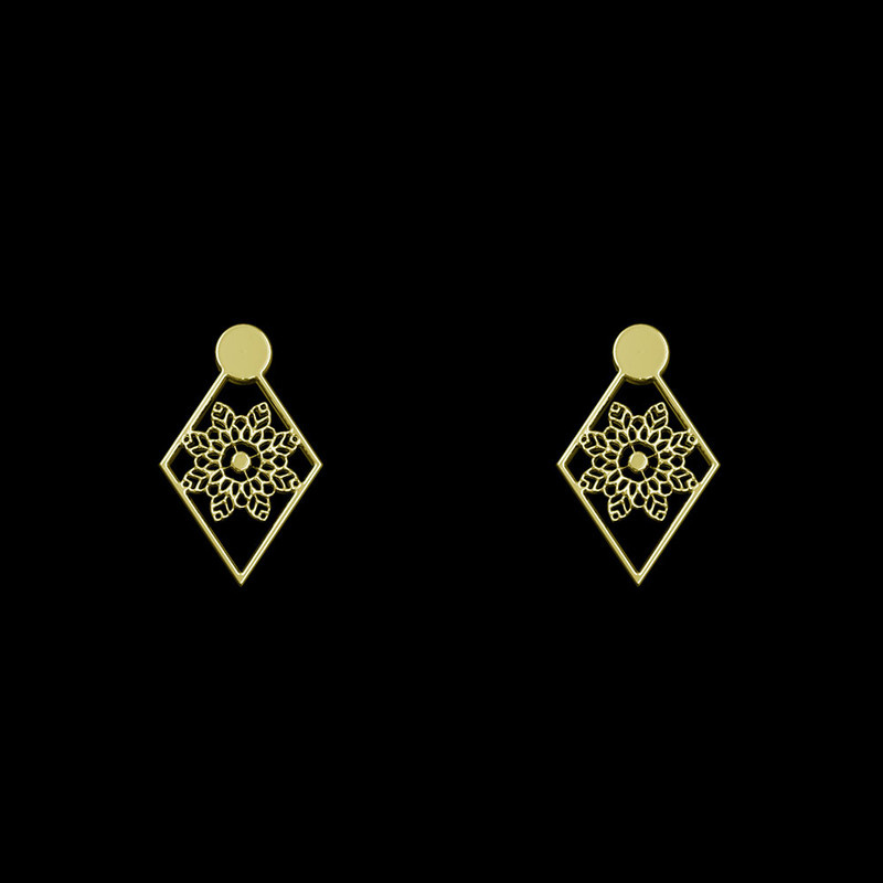 گوشواره طلا 18 عیار زنانه مدوپد مدل لوزی و گل کد GA1-10247 گوشواره طلا 18 عیار زنانه مدوپد مدل لوزی و گل کد GA1-10247