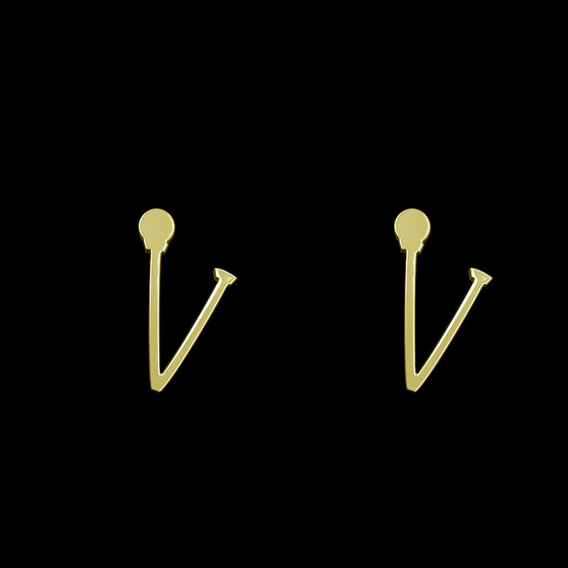 گوشواره طلا 18 عیار زنانه مدوپد مدل حرف V کد GA1-17038