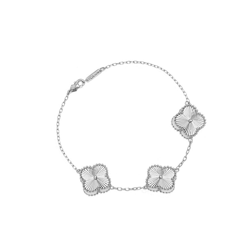 دستبند زنجیری طلا 18 عیار زنانه ماوی گالری مدل ونکلیف الحمبرا 3 س دستبند زنجیری طلا 18 عیار زنانه ماوی گالری مدل ونکلیف الحمبرا 3 س