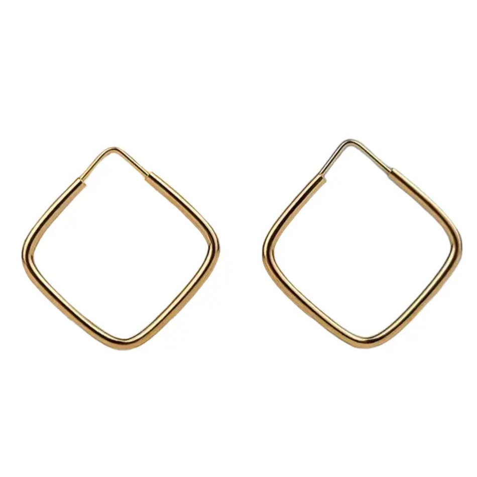 گوشواره طلا 18 عیار زنانه طرح مربع طول 1.3 سانتی متر کد 563