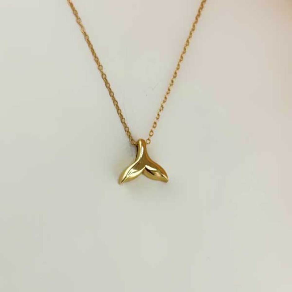 آویز طلا 18 عیار زنانه دم وال دم نهنگ کد 561