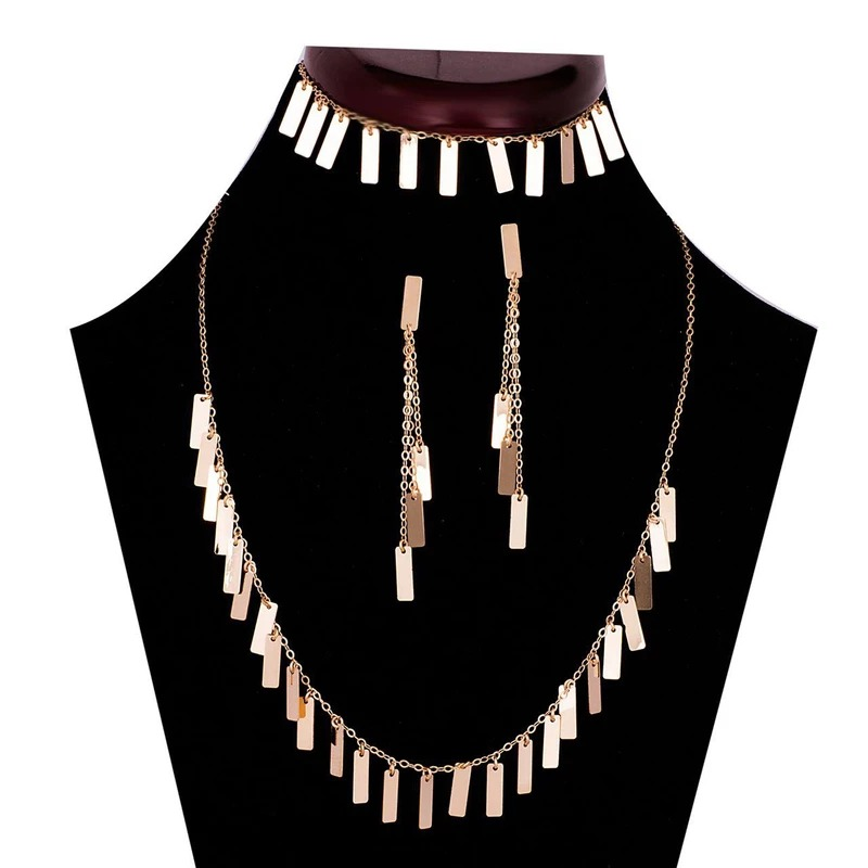 سرویس طلا زنانه طرح مستطیل پخش آبشاری قو طلایی سرویس طلا زنانه طرح مستطیل پخش آبشاری قو طلایی