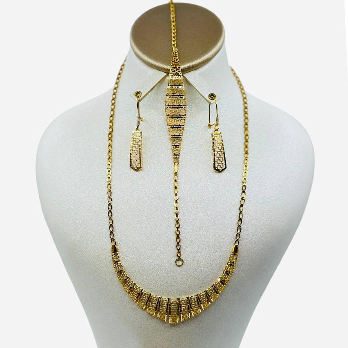 سرویس طلای 18 عیار زنانه شریف زاده مدل تراش