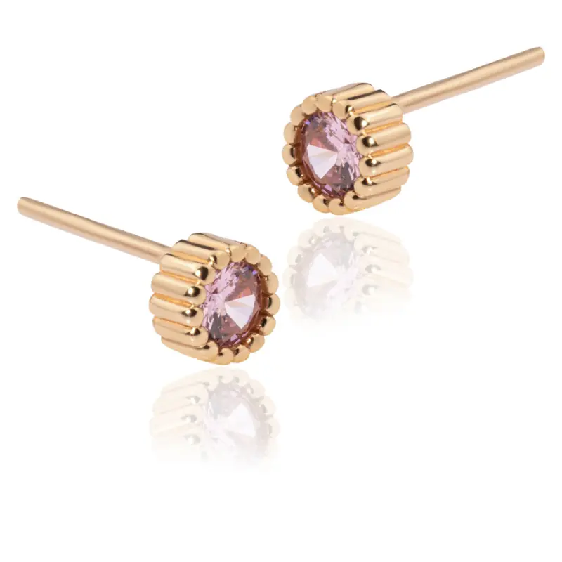 گوشواره طلا زنانه 18 عیار داریم گلد مدل میخی نگین دار صورتی گوشواره طلا زنانه 18 عیار داریم گلد مدل میخی نگین دار صورتی