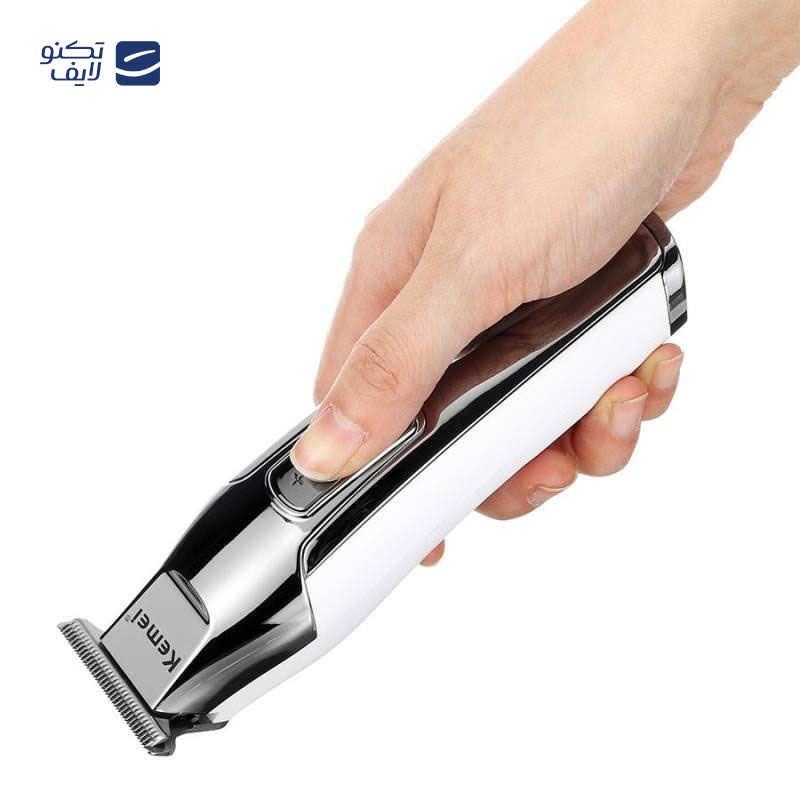 ماشین اصلاح موی صورت کیمی مدل KM-5027،  استفاده به صورت خشک و مرطوب، تکنولوژی اصلاح به صورت برش مستقیم، اندازه اصلاح 0.1 تا 3 میلی‌متر، مدت زمان شارژ 120 دقیقه و مدت زمان استفاده پس از شارژ 240 دقیقه