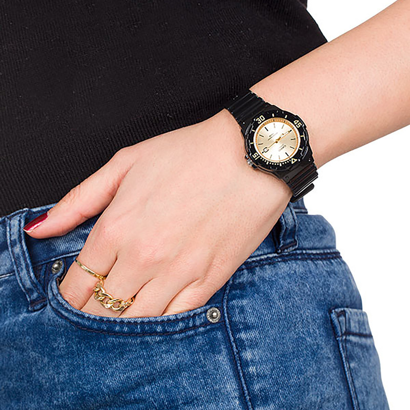 gallery-ساعت عقربه ای کاسیو زنانه مدل LRW-200H-9E2VDF copy.png