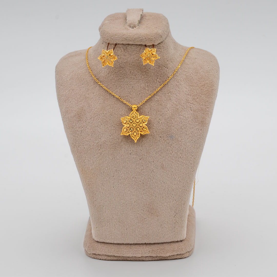 نیم ست طلا 18 عیار گالری طلا عرفان  مدل ایشا کد 2303