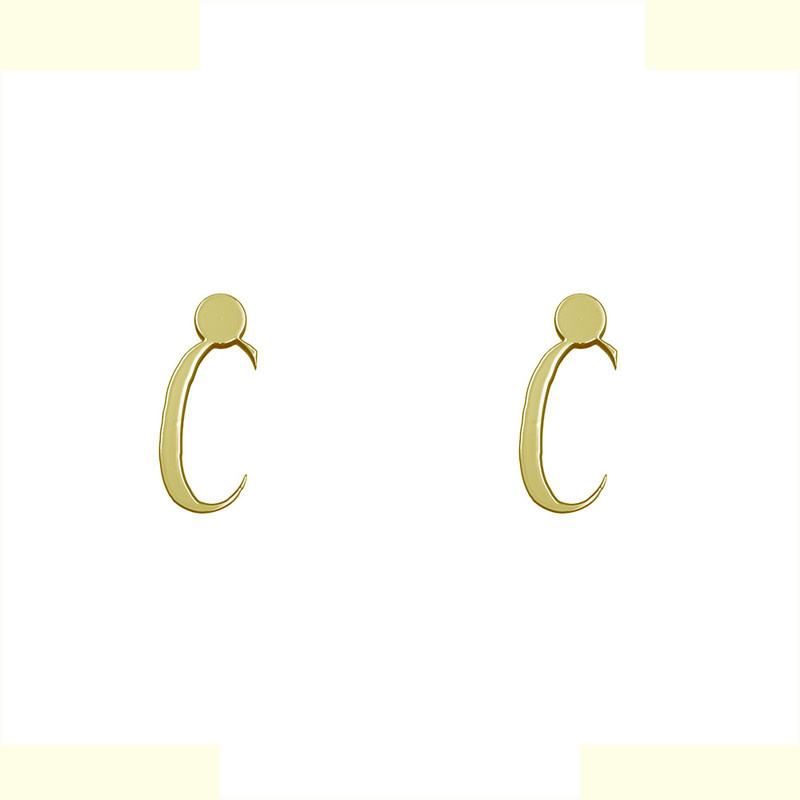 گوشواره طلا 18 عیار زنانه مدوپد مدل حرف C کد GA1-17045