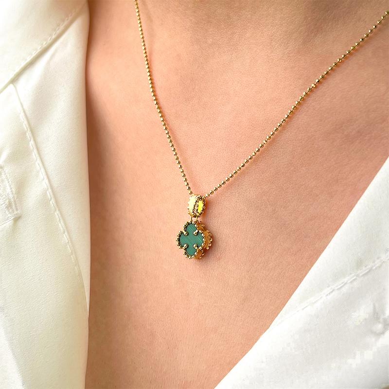 آویز طلا 18 عیار زنانه دیانا مدل ونکلیف سبز آویز طلا 18 عیار زنانه دیانا مدل ونکلیف سبز