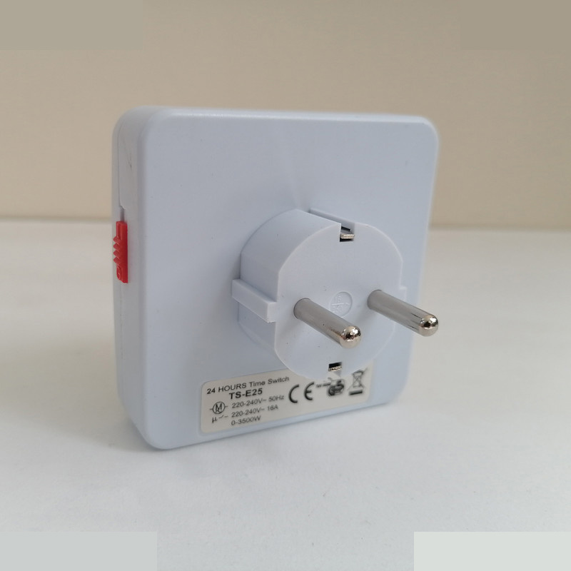 مبدل برق 3 به 2 مدل چراغ دار کد FH80 مبدل برق 3 به 2 مدل چراغ دار کد FH80