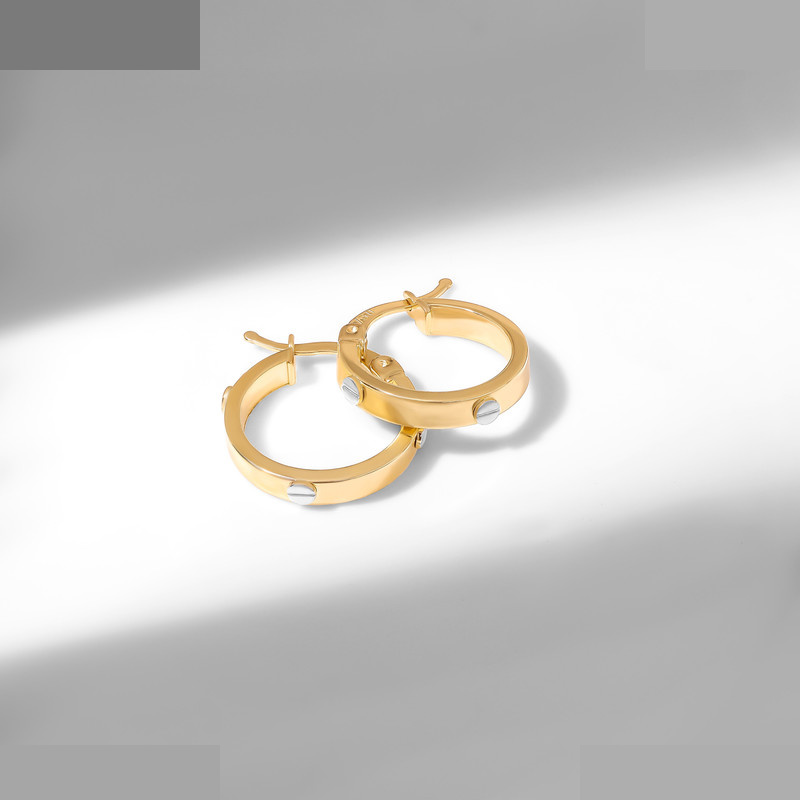 گوشواره کلیپسی طلا 18 عیار زنانه با طرح کارتیه لاو ماوی گالری مدل برجسته ترکیبی