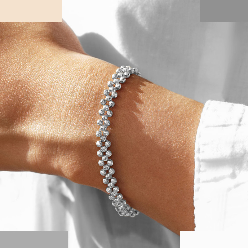 دستبند طلا 18 عیار زنانه ماوی گالری مدل البر رویال صدف اشکی دستبند طلا 18 عیار زنانه ماوی گالری مدل البر رویال صدف اشکی