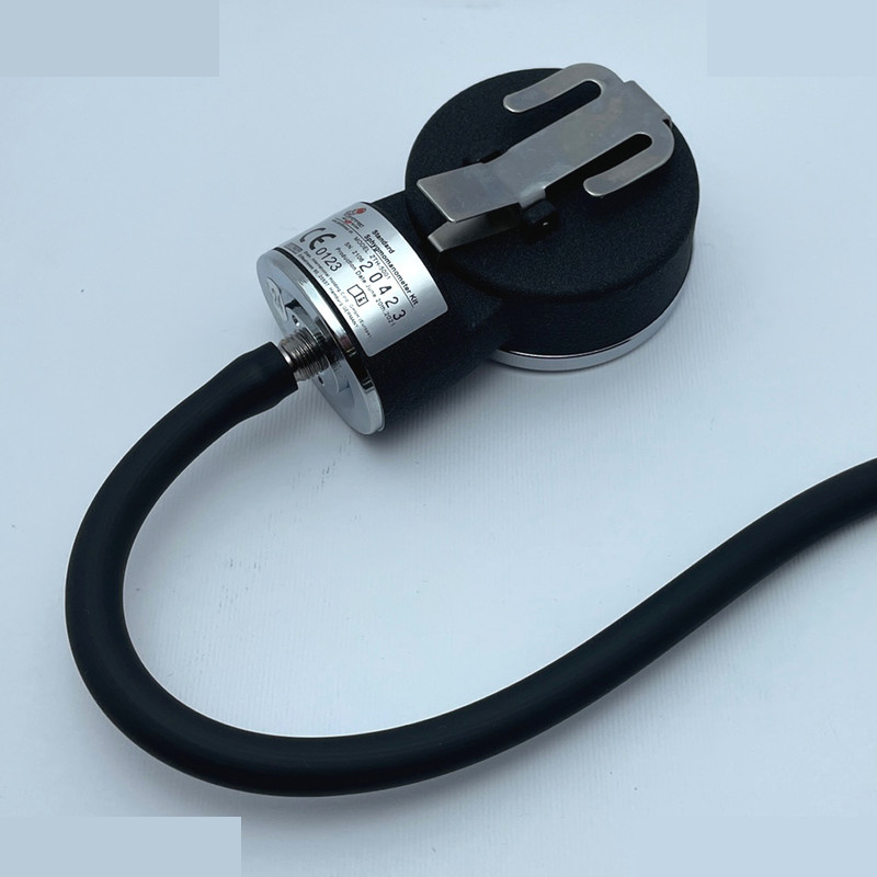فشارسنج عقربه ای زنیت مد مدل ZTH-5001 به همراه گوشی طبی مدل ZTH-5001 فشارسنج عقربه ای زنیت مد مدل ZTH-5001 به همراه گوشی طبی مدل ZTH-5001