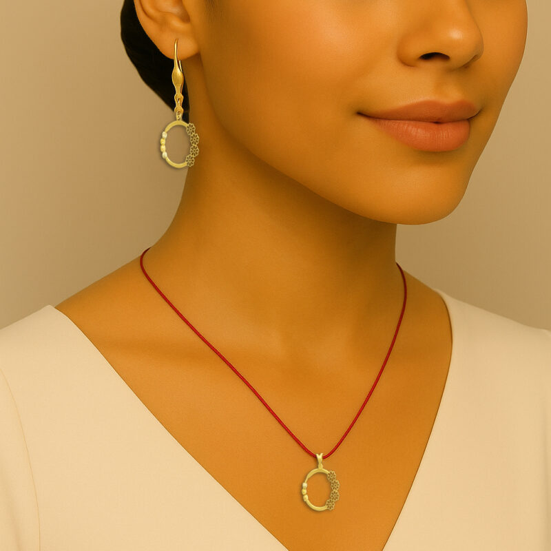 نیم ست طلای 18 عیار زنانه گوی سفید و طلایی گوشواره و آویز کد 595