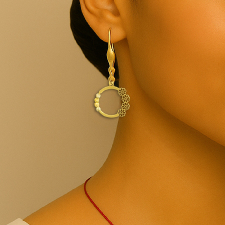 گوشواره طلا 18 عیار زنانه طرح گوی سفید و طلایی کد 596