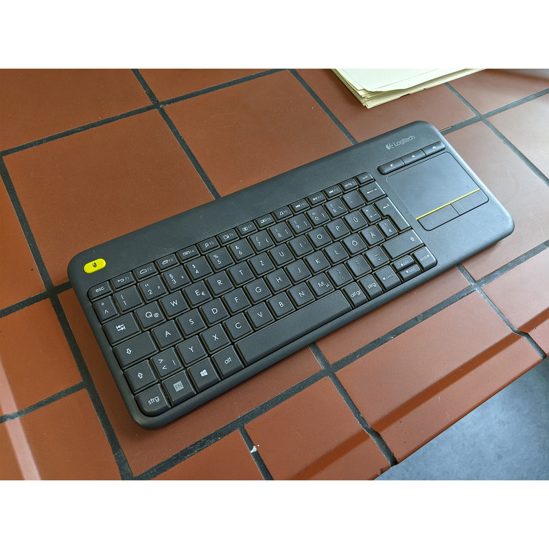 کیبورد بی سیم لاجیتک مدل K400 Plus با حروف فارسی کیبورد بی سیم لاجیتک مدل K400 Plus با حروف فارسی