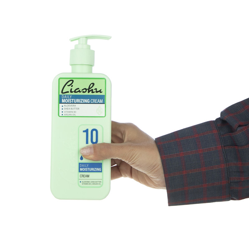 کرم مرطوب کننده لیاشو مدل Aloevera حجم 330 میلی لیتر کرم مرطوب کننده لیاشو مدل Aloevera حجم 330 میلی لیتر