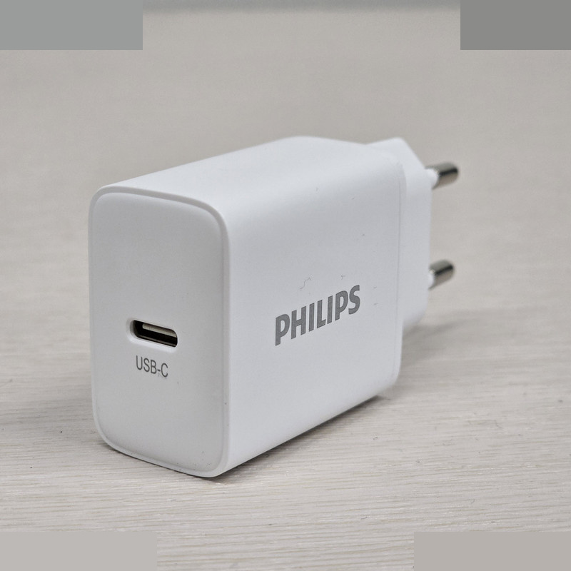 شارژر دیواری 30 وات فیلیپس مدل DLP5312 به همراه کابل تبدیل USB-C شارژر دیواری 30 وات فیلیپس مدل DLP5312 به همراه کابل تبدیل USB-C