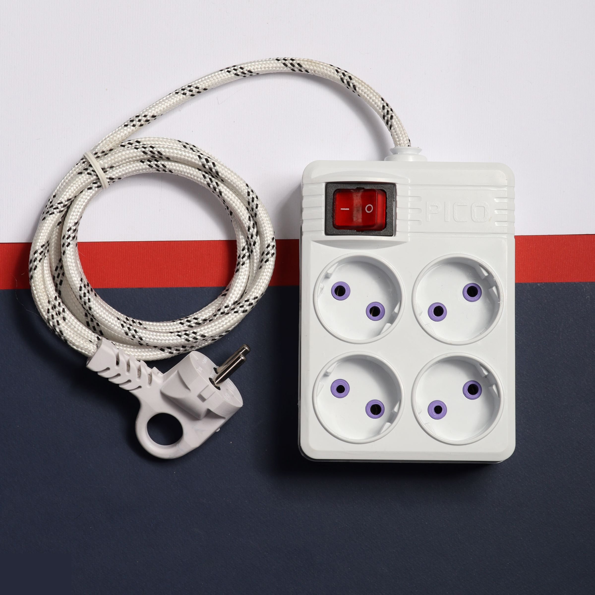 چند راهی برق پیکو مدل P4 طول 1.5 متر چند راهی برق پیکو مدل P4 طول 1.5 متر