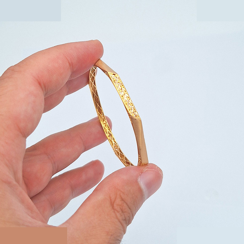 النگو طلا 18 عیار زنانه گالری طلای پیرعطا مدل 6 ضلعی بارانا کد EMBA6Z1G سایز 1