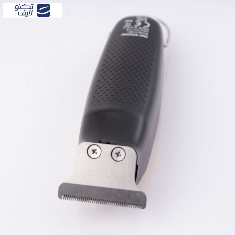 ماشین اصلاح موی صورت وی جی ار مدل V-981، اصلاح به صورت صفر زن، خط زن، منبع انرژی با کابل USB، تکنولوژی اصلاح به صورت تریمر، مدت زمان شارژ 90 دقیقه و مدت زمان استفاده پس از شارژ 150 دقیقه، به همراه برس تمیزکننده، کابل شارژر و روغن، دارای عملکرد توربو