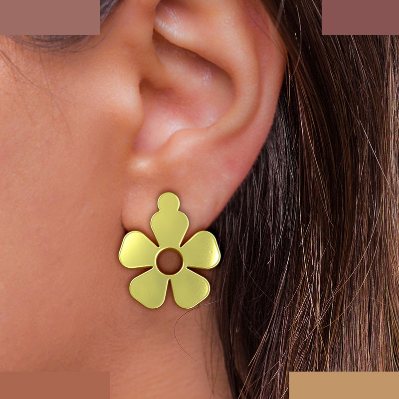 گوشواره طلا 18 عیار زنانه مدوپد مدل گل کد GA1-12499