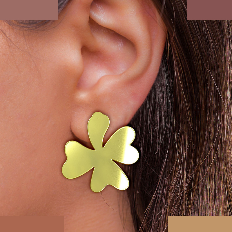 گوشواره طلا 18 عیار زنانه مدوپد مدل گل کد GA1-14966