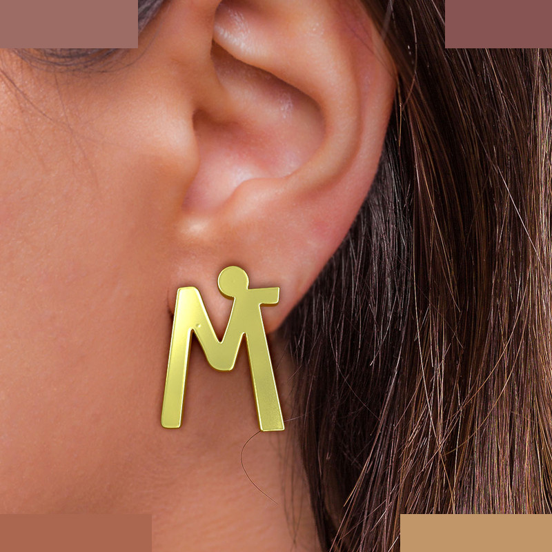 گوشواره طلا 18 عیار زنانه مدوپد مدل حرف M کد GA1-16745