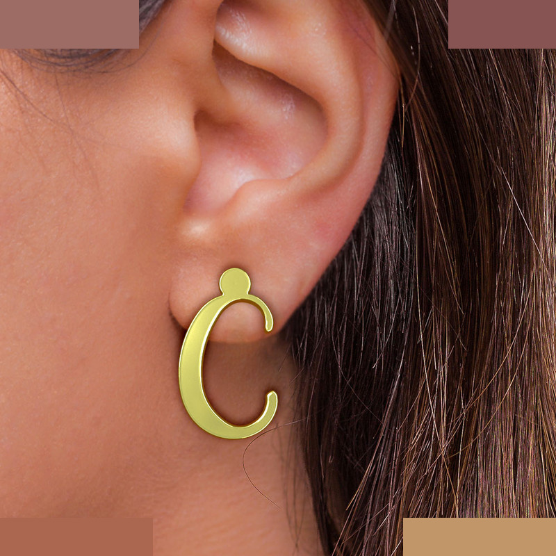 گوشواره طلا 18 عیار زنانه مدوپد مدل حرف C کد GA1-16783