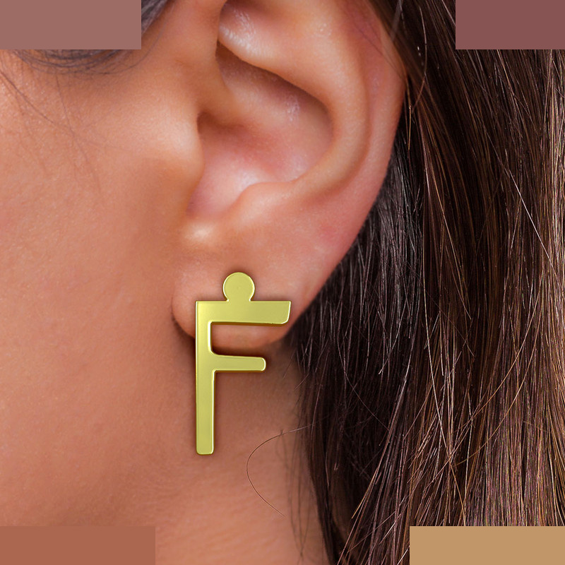 گوشواره طلا 18 عیار زنانه مدوپد مدل حرف F کد GA1-16840