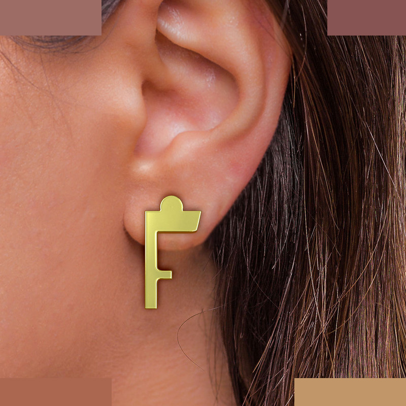 گوشواره طلا 18 عیار زنانه مدوپد مدل حرف F کد GA1-16866 گوشواره طلا 18 عیار زنانه مدوپد مدل حرف F کد GA1-16866