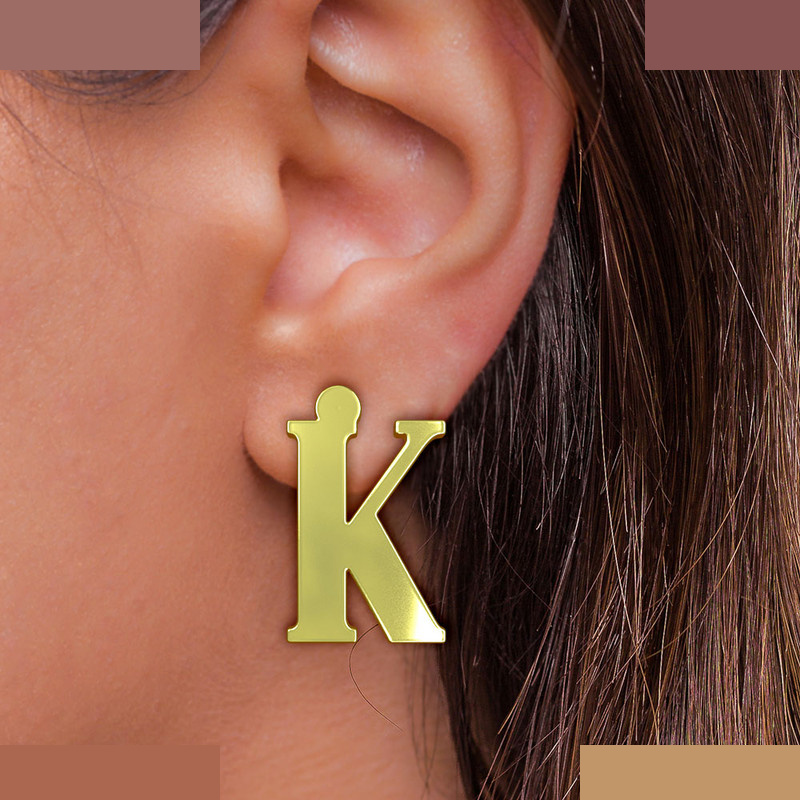 گوشواره طلا 18 عیار زنانه مدوپد مدل حرف K کد GA1-17157