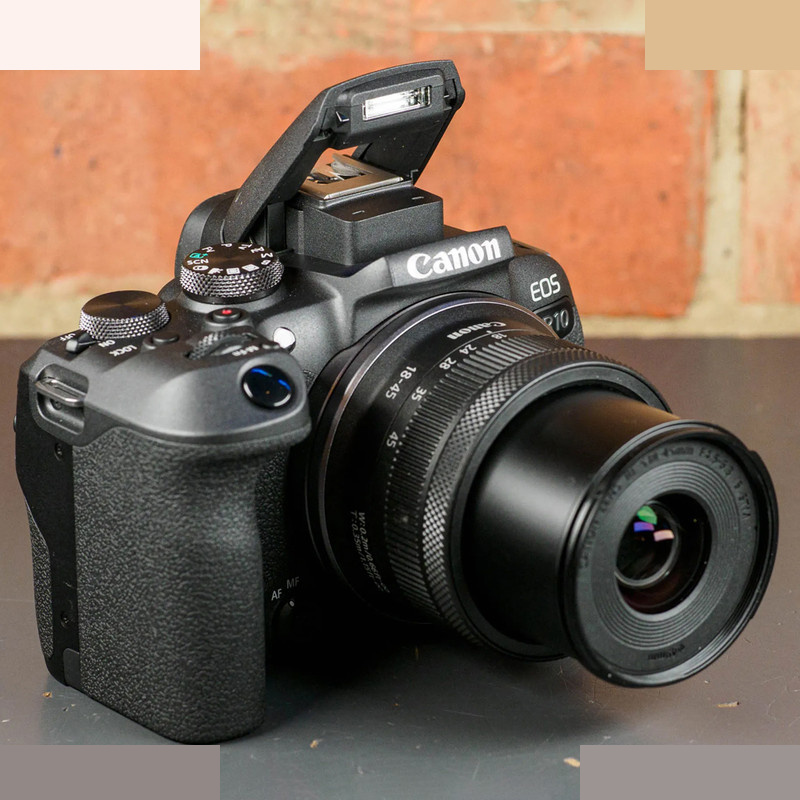 دوربین دیجیتال بدون آینه کانن مدل EOS R10 به همراه لنز 45-18 دوربین دیجیتال بدون آینه کانن مدل EOS R10 به همراه لنز 45-18