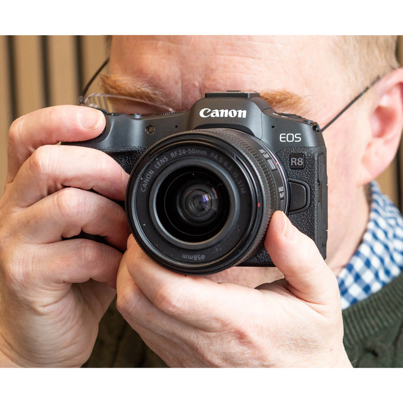 دوربین دیجیتال بدون آینه کانن مدل EOS R8 RF 24-50mm F4.5-6.3 IS STM دوربین دیجیتال بدون آینه کانن مدل EOS R8 RF 24-50mm F4.5-6.3 IS STM