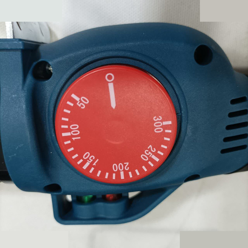 دستگاه اتو لوله سبز باس مدل 1800 وات دستگاه اتو لوله سبز باس مدل 1800 وات