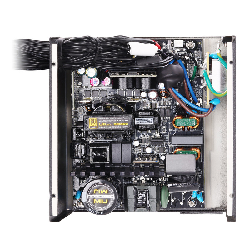 منبع تغذیه کامپیوتر گرین مدل GP700A-UK EVO منبع تغذیه کامپیوتر گرین مدل GP700A-UK EVO