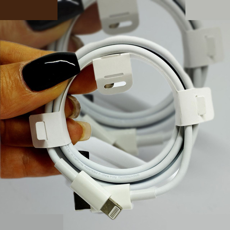 کابل تبدیل USB-C به لایتنینگ مدل aplle 2024 طول 1 متر کابل تبدیل USB-C به لایتنینگ مدل aplle 2024 طول 1 متر