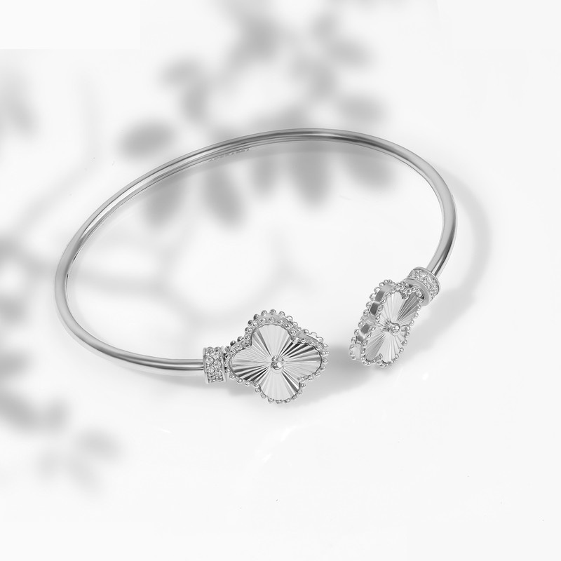 بنگل طلا 18 عیار زنانه ماوی گالری مدل ونکلیف الحمبرا صدف