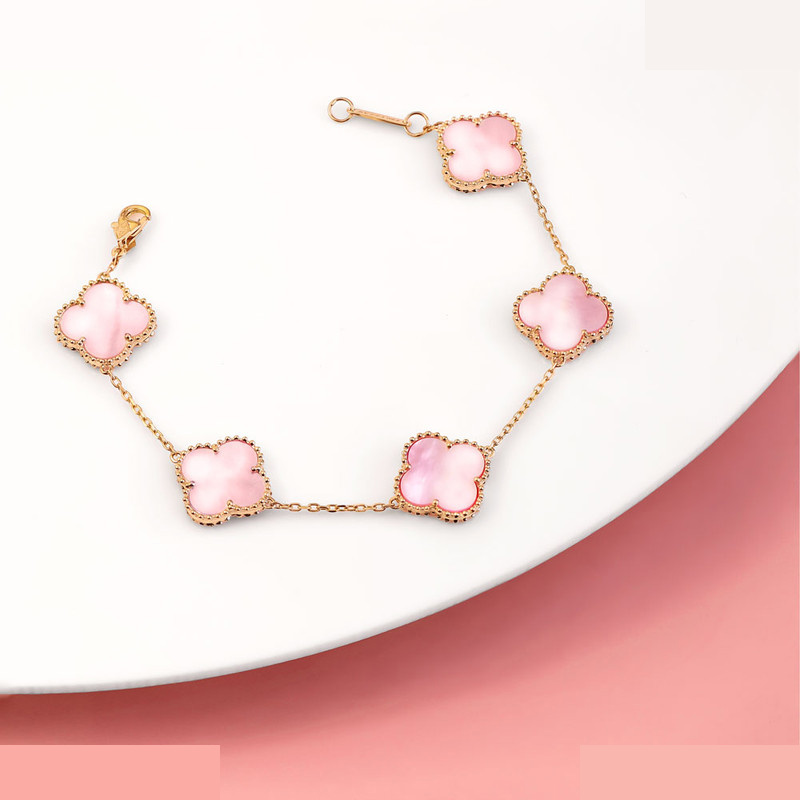 دستبند زنجیری طلا 18 عیار زنانه ماوی گالری مدل صدفی 5 دستبند زنجیری طلا 18 عیار زنانه ماوی گالری مدل صدفی 5