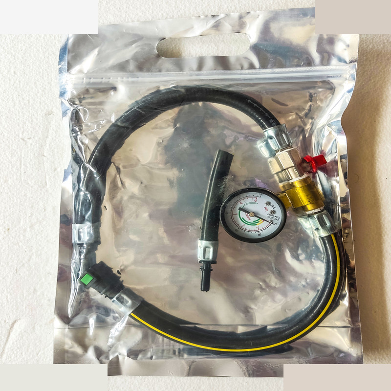 فشار سنج بنزین خودرو مدل QRSS - 125 - NM فشار سنج بنزین خودرو مدل QRSS - 125 - NM