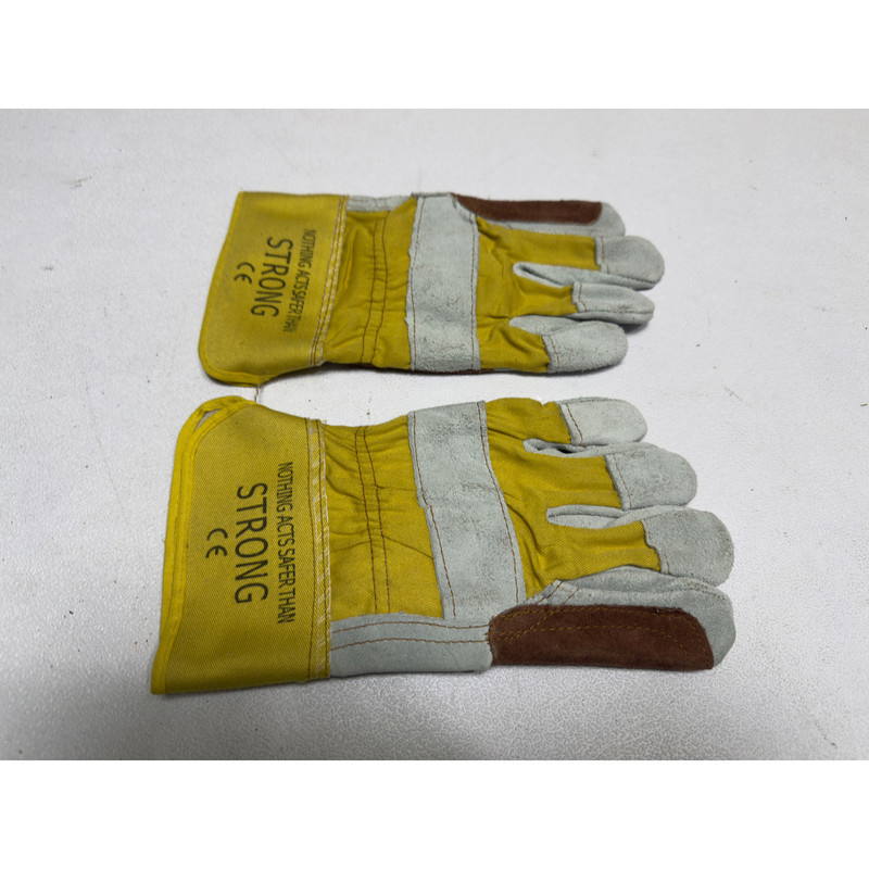 دستکش ایمنی استرانگ مدل نسوز کد SMT-STRONG-2pcs دستکش ایمنی استرانگ مدل نسوز کد SMT-STRONG-2pcs