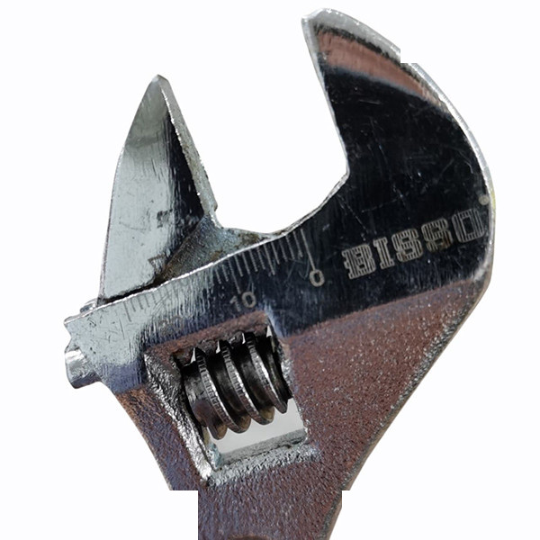 آچار فرانسه بیسو مدل Forged Steel سایز 6 اینچ آچار فرانسه بیسو مدل Forged Steel سایز 6 اینچ