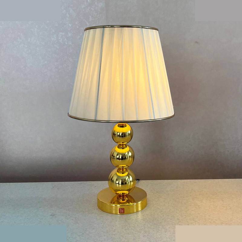 آباژور رومیزی نورهام مدل NHM -678GOLD- 28 آباژور رومیزی نورهام مدل NHM -678GOLD- 28