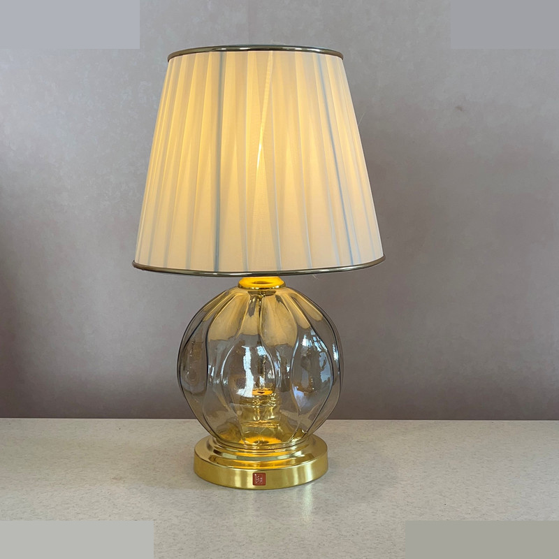 آباژور رومیزی نورهام مدل NHM -WORLD GLASS -28 آباژور رومیزی نورهام مدل NHM -WORLD GLASS -28