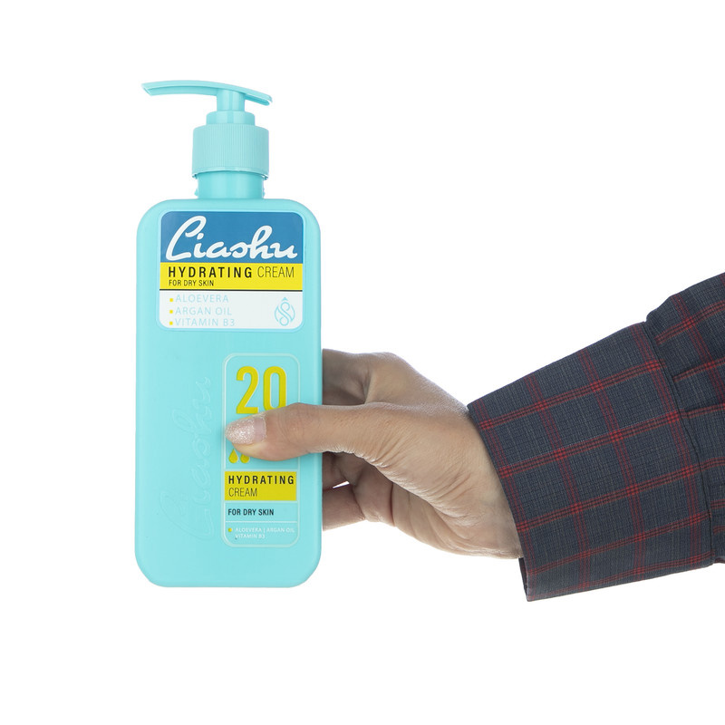 کرم آبرسان لیاشو مدل Aloevera حجم 330 میلی لیتر کرم آبرسان لیاشو مدل Aloevera حجم 330 میلی لیتر