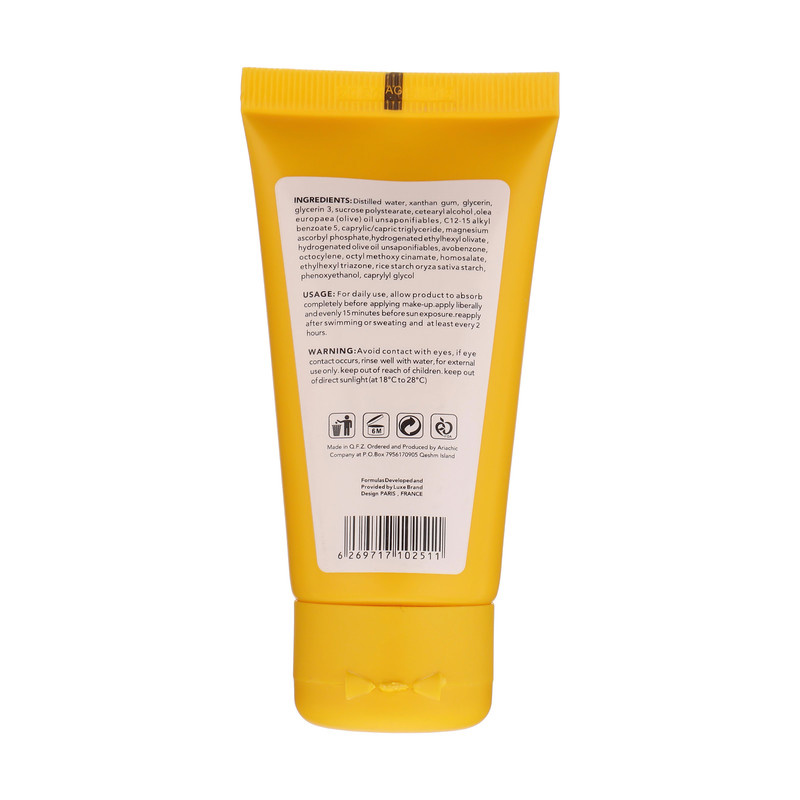 کرم ضد آفتاب بیرنگ صورت اسکین شیک SPF 50 مدل Vitamin c مناسب برای انواع پوست حجم 50 میلیلیتر کرم ضد آفتاب بیرنگ صورت اسکین شیک SPF 50 مدل Vitamin c مناسب برای انواع پوست حجم 50 میلیلیتر