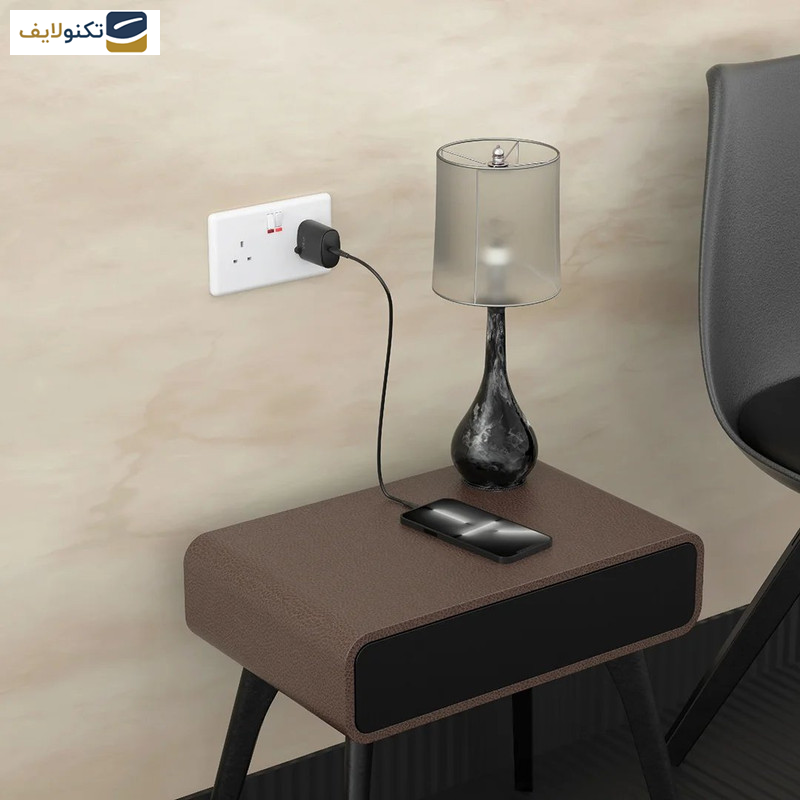 شارژر دیواری 20 وات پاوا مدل Solid به همراه کابل تبدیل USB-C شارژر دیواری 20 وات پاوا مدل Solid به همراه کابل تبدیل USB-C