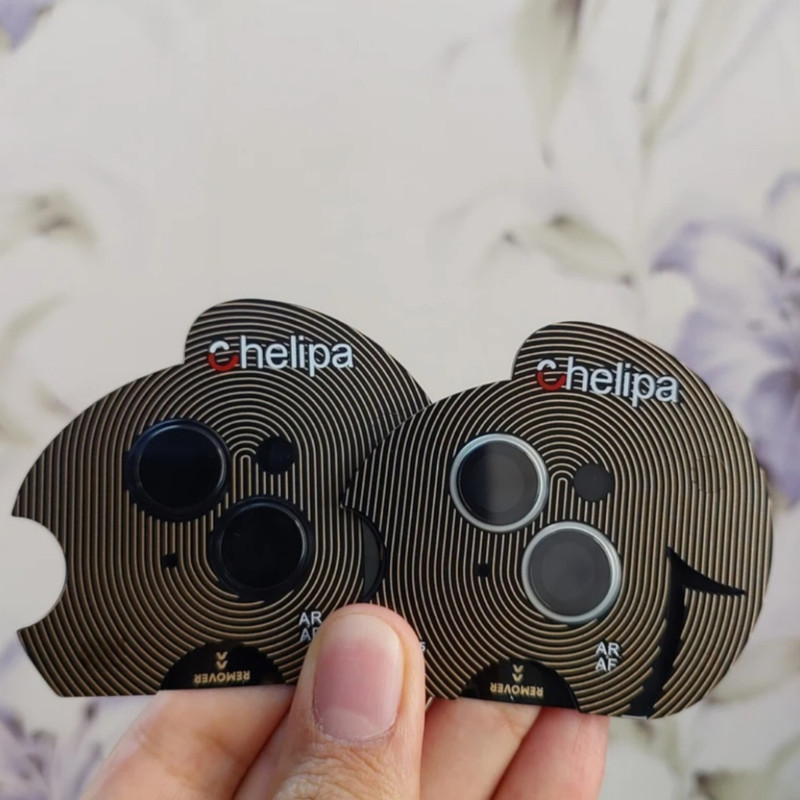 محافظ لنز دوربین شیشه ای اوجی مدل chelipa titanium مناسب برای گوشی موبایل  اپل iPhone 15